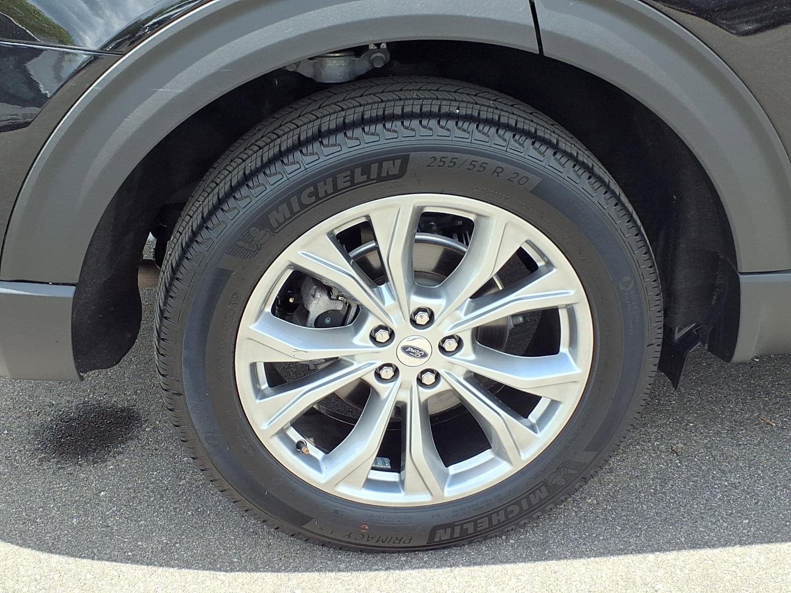 Used 2024 Ford Explorer XLT w/ Equipment Group 202A AWD/4WD image 28
