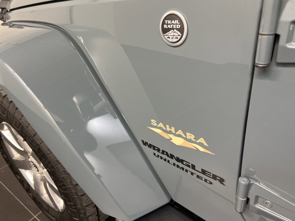 Used 2015 Jeep Wrangler Unlimited Sahara w/ Connectivity Group AWD/4WD image 27