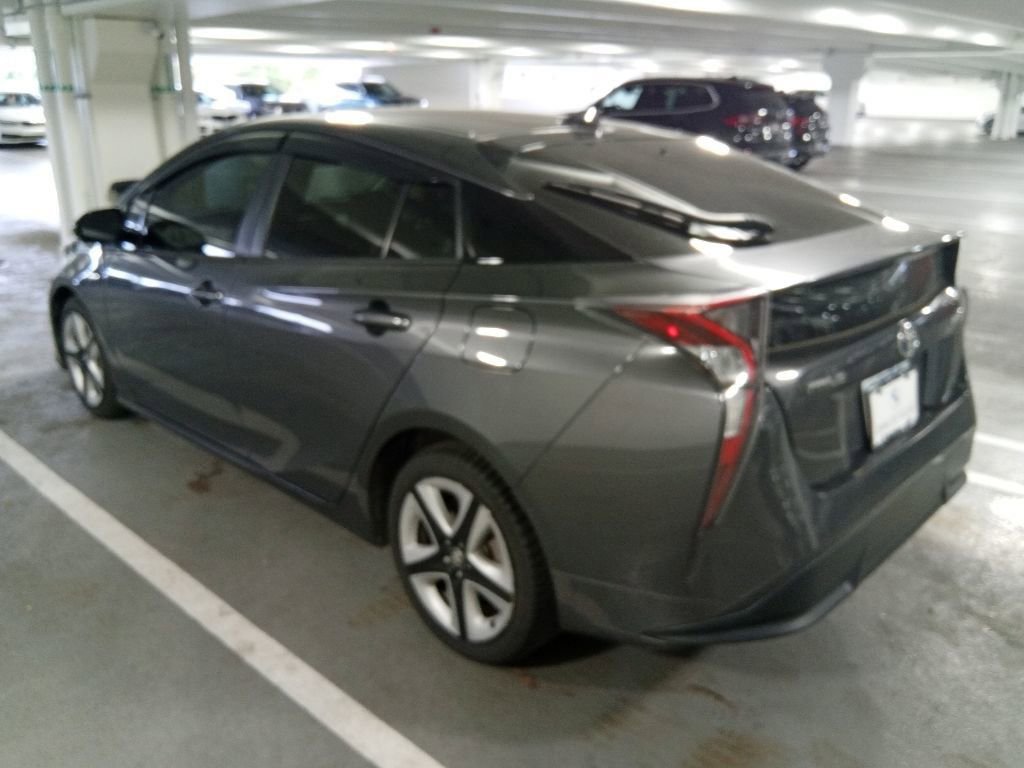 Used 2016 Toyota Prius Three Touring FWD image 7