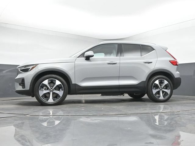Used 2024 Volvo XC40 B5 Plus w/ Protection Package Premier AWD/4WD image 36