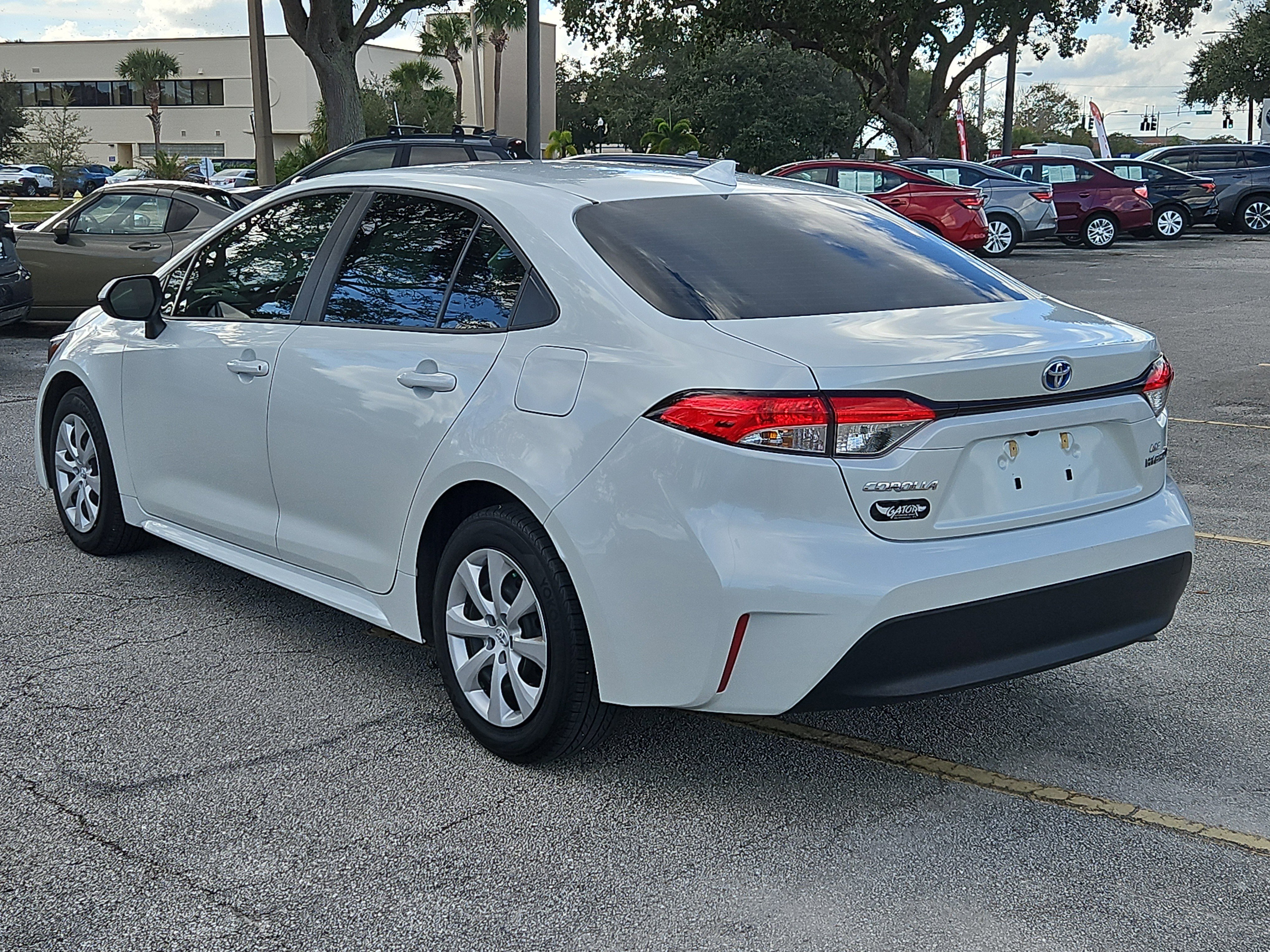 Used 2024 Toyota Corolla LE FWD image 3
