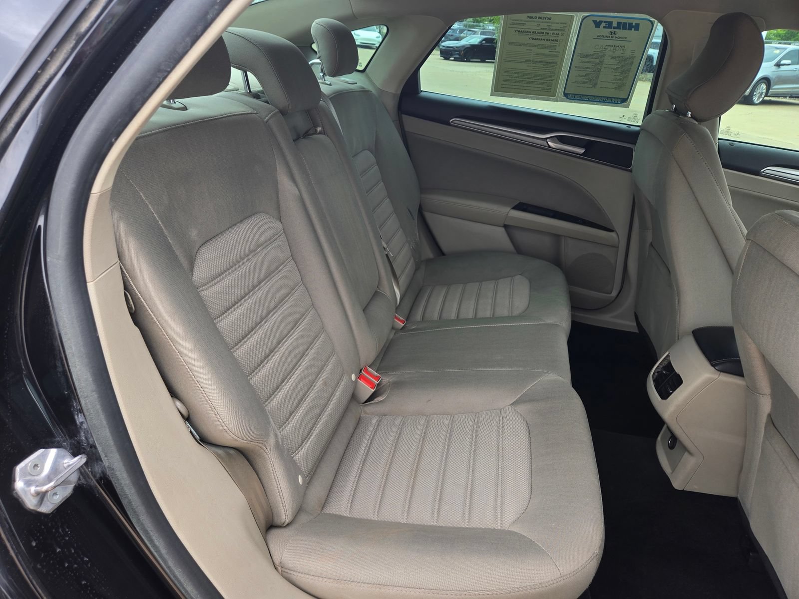 Used 2019 Ford Fusion SE FWD image 26