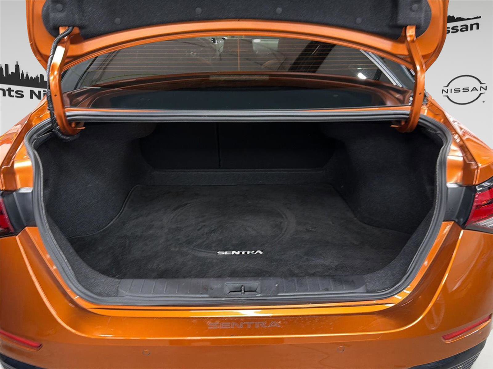 Used 2024 Nissan Sentra SR w/ SR Premium Package image 27