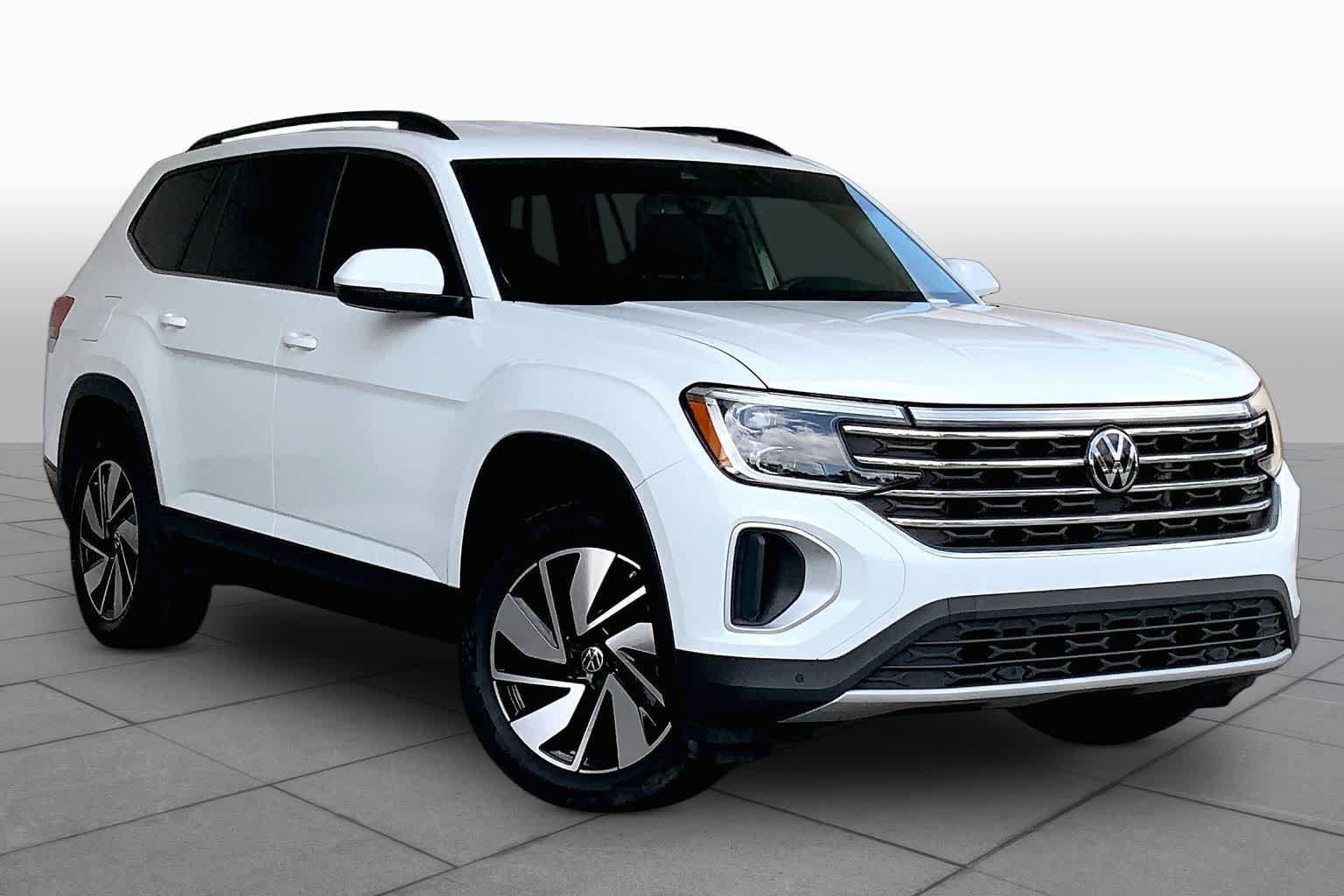 Used 2024 Volkswagen Atlas SE FWD image 3
