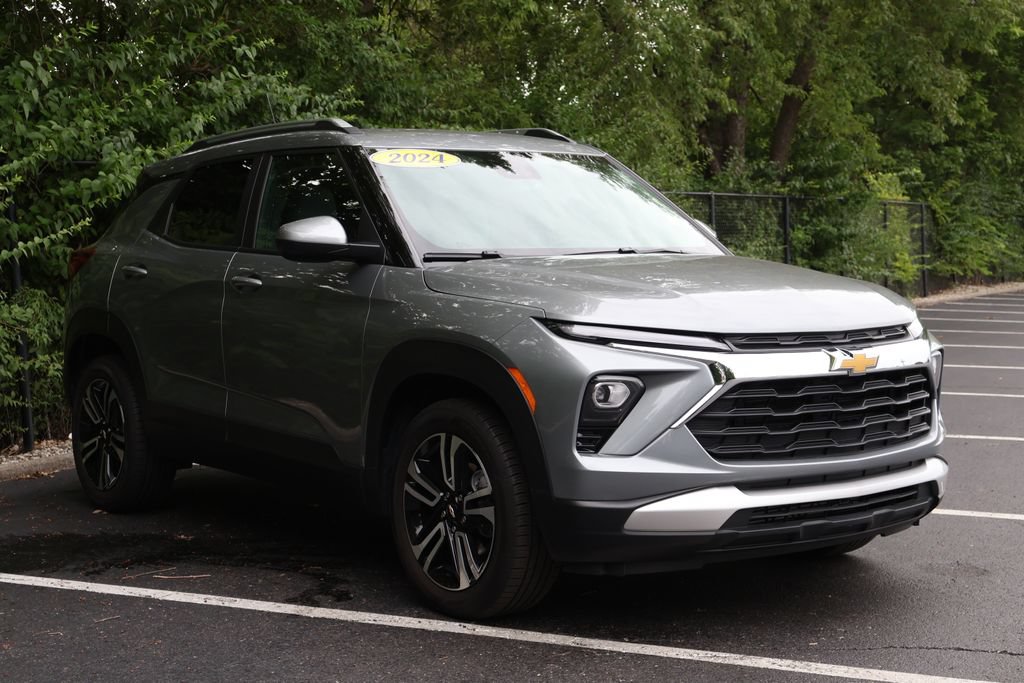 Used 2024 Chevrolet TrailBlazer LT w/ Convenience Package AWD/4WD image 13