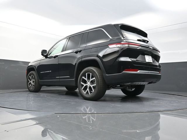New 2025 Jeep Grand Cherokee Limited w/ Luxury Tech Group II image 24