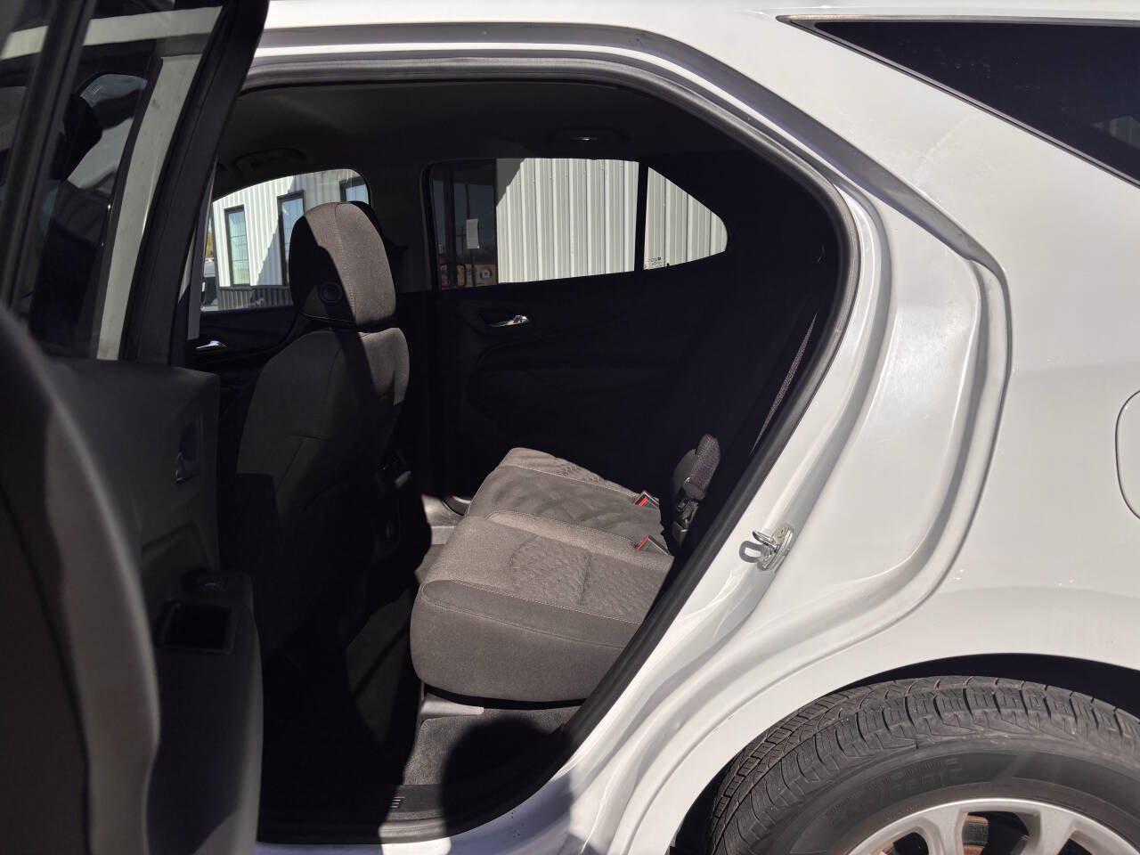 Used 2020 Chevrolet Equinox LT w/ Driver Convenience Package FWD image 17