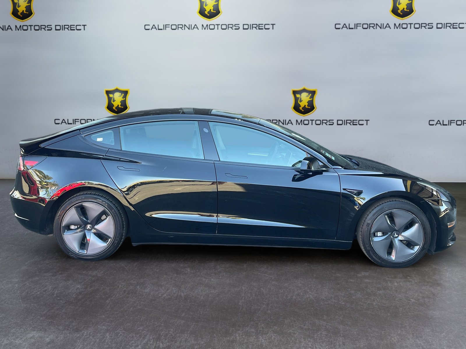 Used 2023 Tesla Model 3 Standard Range image 6