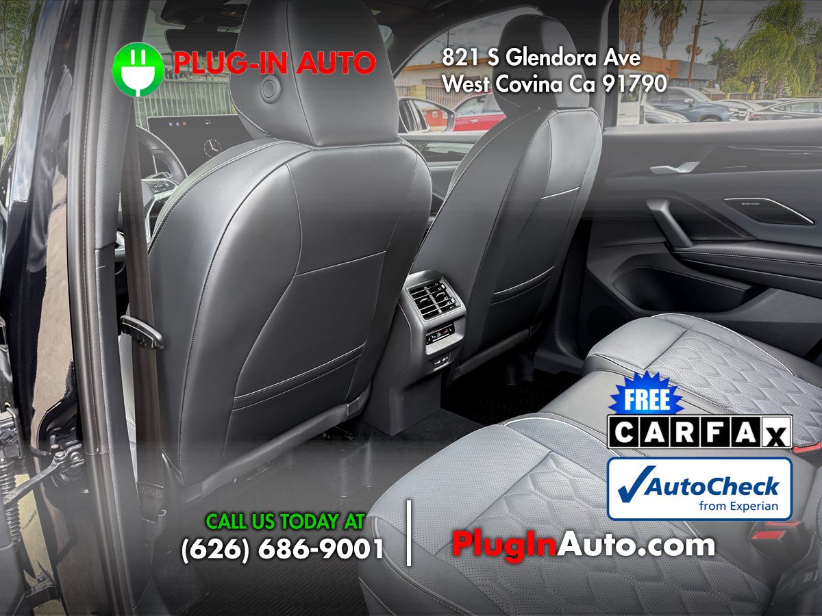 Used 2026 Volkswagen Tiguan SEL R-Line AWD/4WD image 11