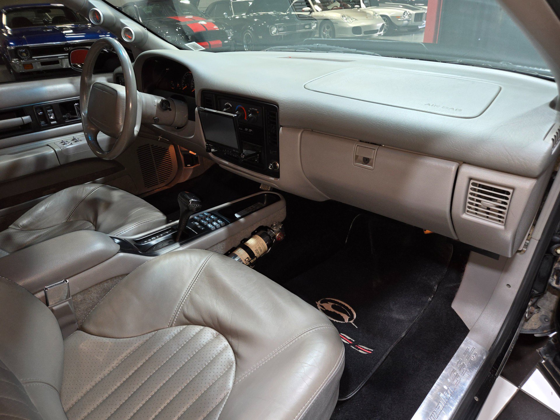 Used 1994 Chevrolet Impala SS RWD image 18
