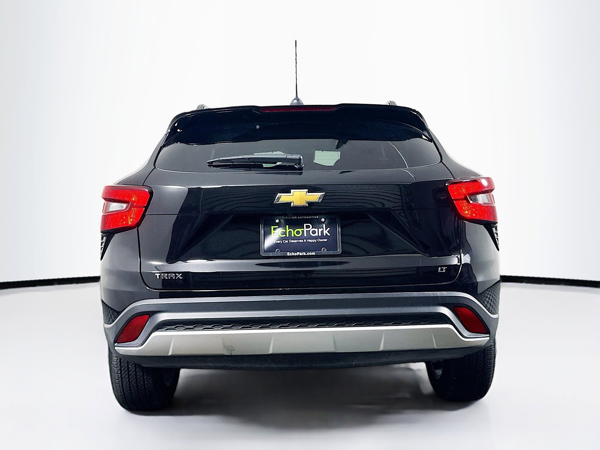 Used 2025 Chevrolet Trax LT image 7