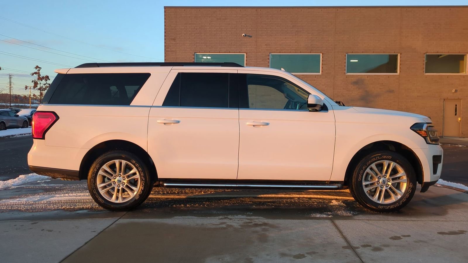 Used 2022 Ford Expedition Max XLT image 8