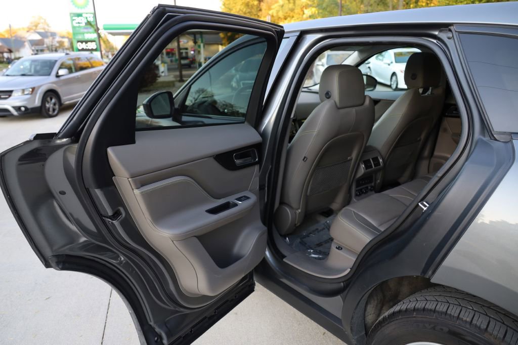 Used 2018 Jaguar F-PACE R-Sport AWD/4WD image 18