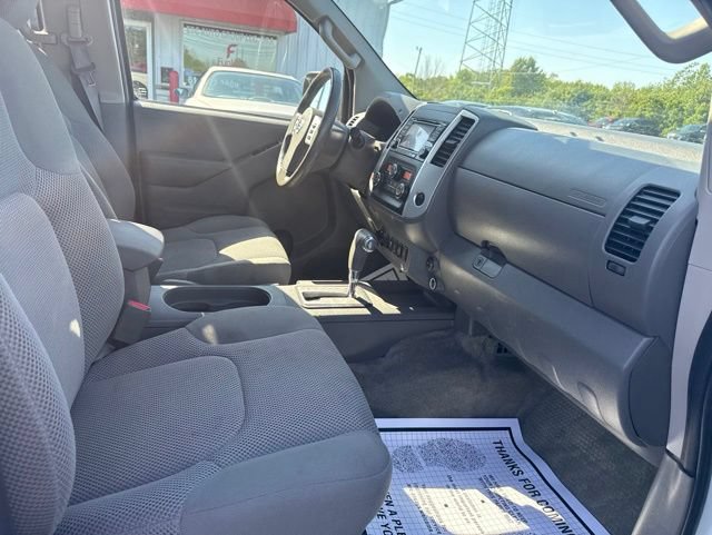 Used 2017 Nissan Frontier SV w/ SV Value Truck Package AWD/4WD image 10