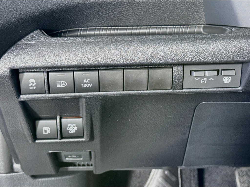 New 2026 Toyota Sienna XLE Woodland Edition AWD/4WD image 20
