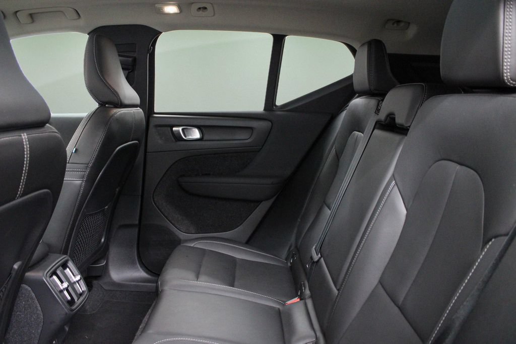 Used 2024 Volvo XC40 B5 Plus AWD/4WD image 26