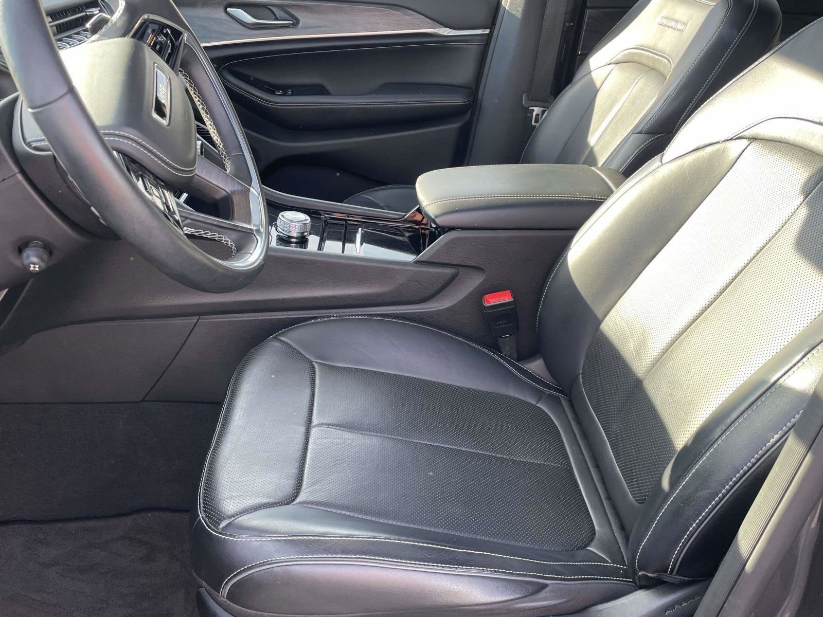 Used 2022 Jeep Grand Cherokee L Overland w/ MOPAR Finishing Package RWD image 7