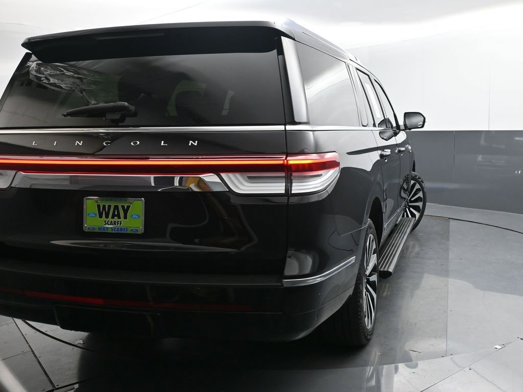 Used 2024 Lincoln Navigator L Reserve image 5