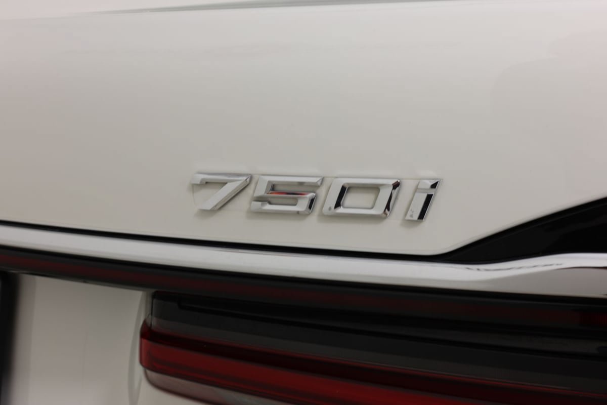 Used 2022 BMW 750i xDrive w/ Executive Package AWD/4WD image 16