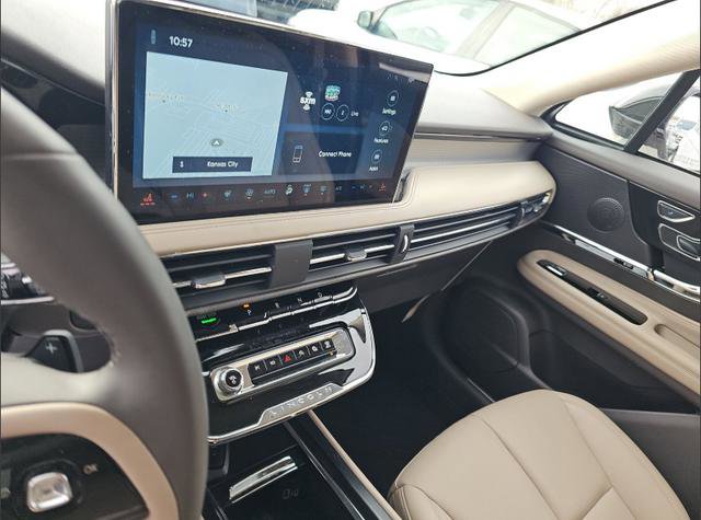 Used 2024 Lincoln Corsair AWD w/ Equipment Group 101A image 3