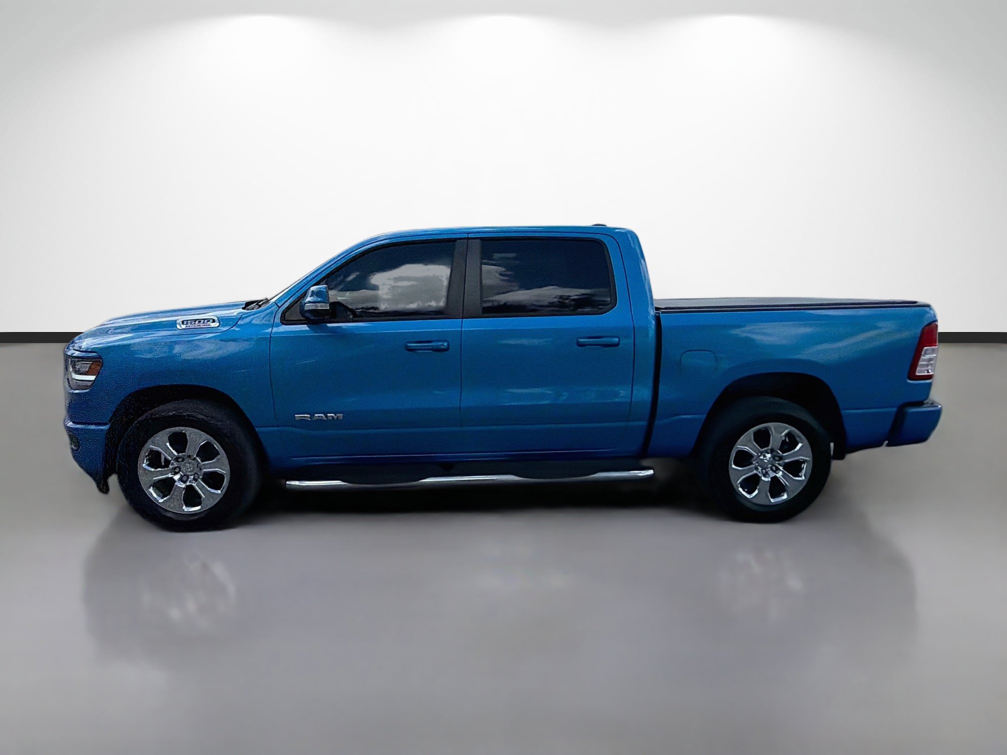 Used 2021 RAM 1500 4x4 Crew Cab image 6