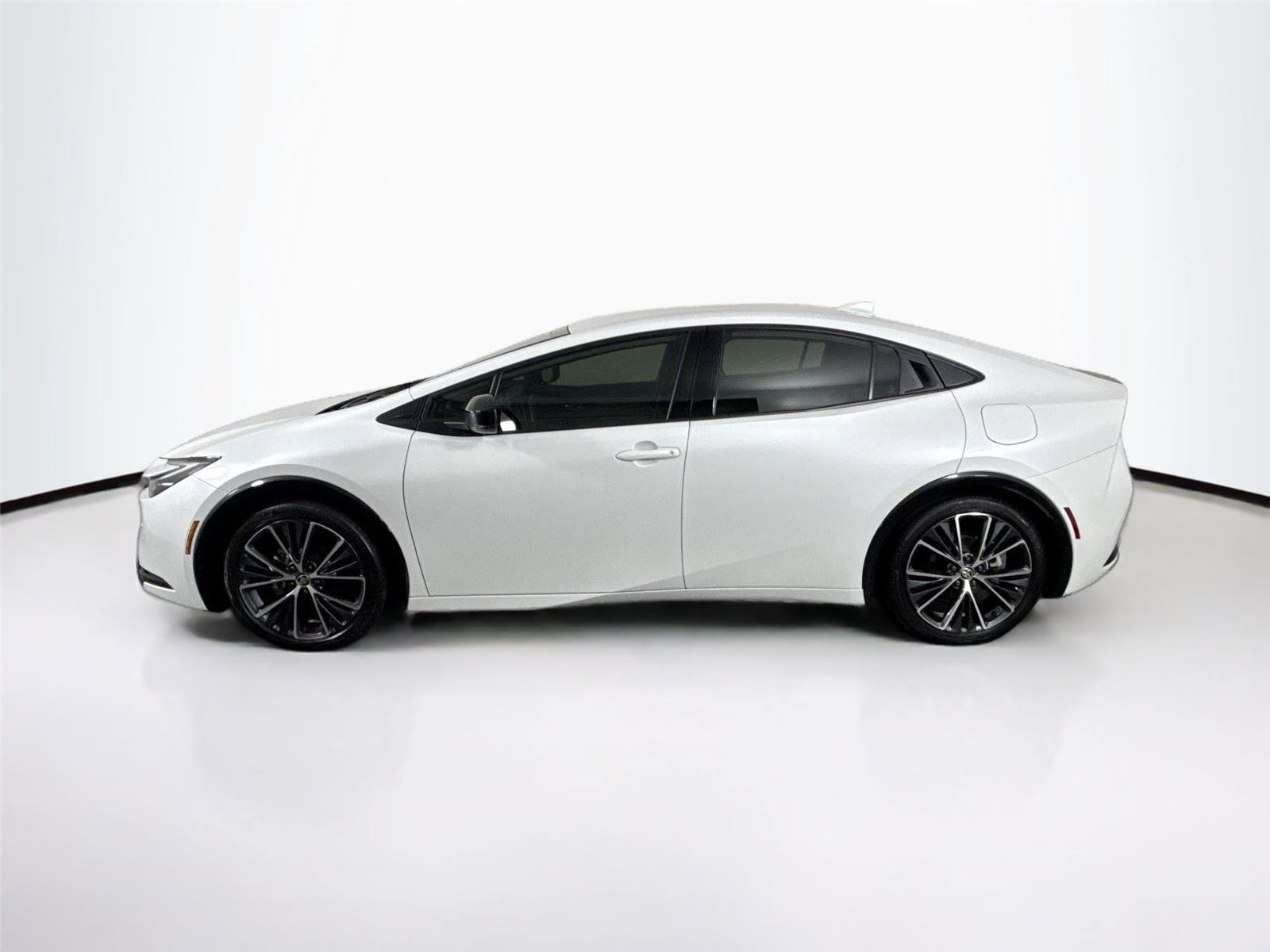 Used 2024 Toyota Prius XLE image 14