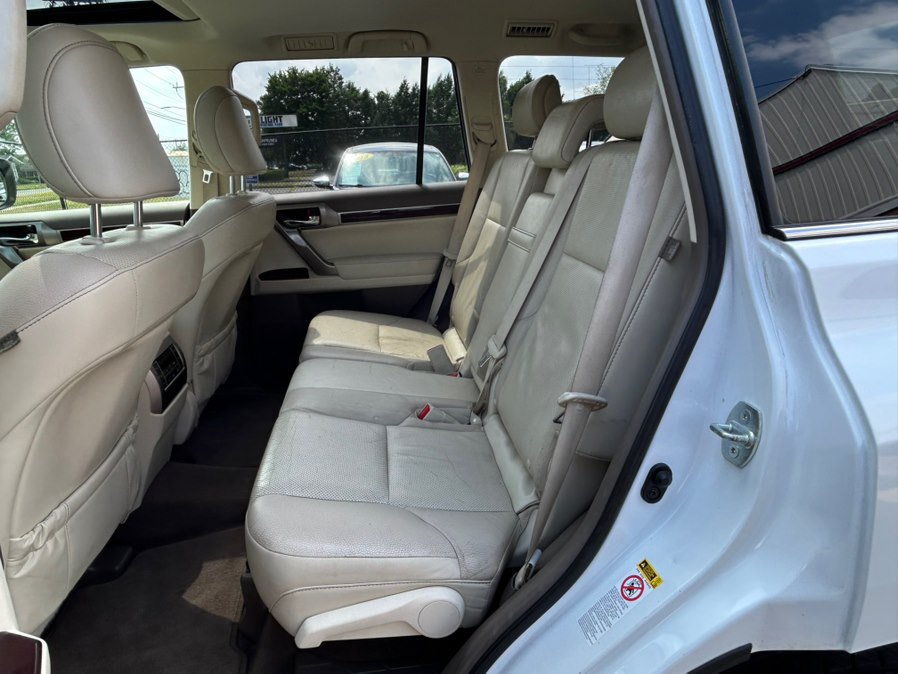 Used 2016 Lexus GX 460 w/ Premium Package AWD/4WD image 13