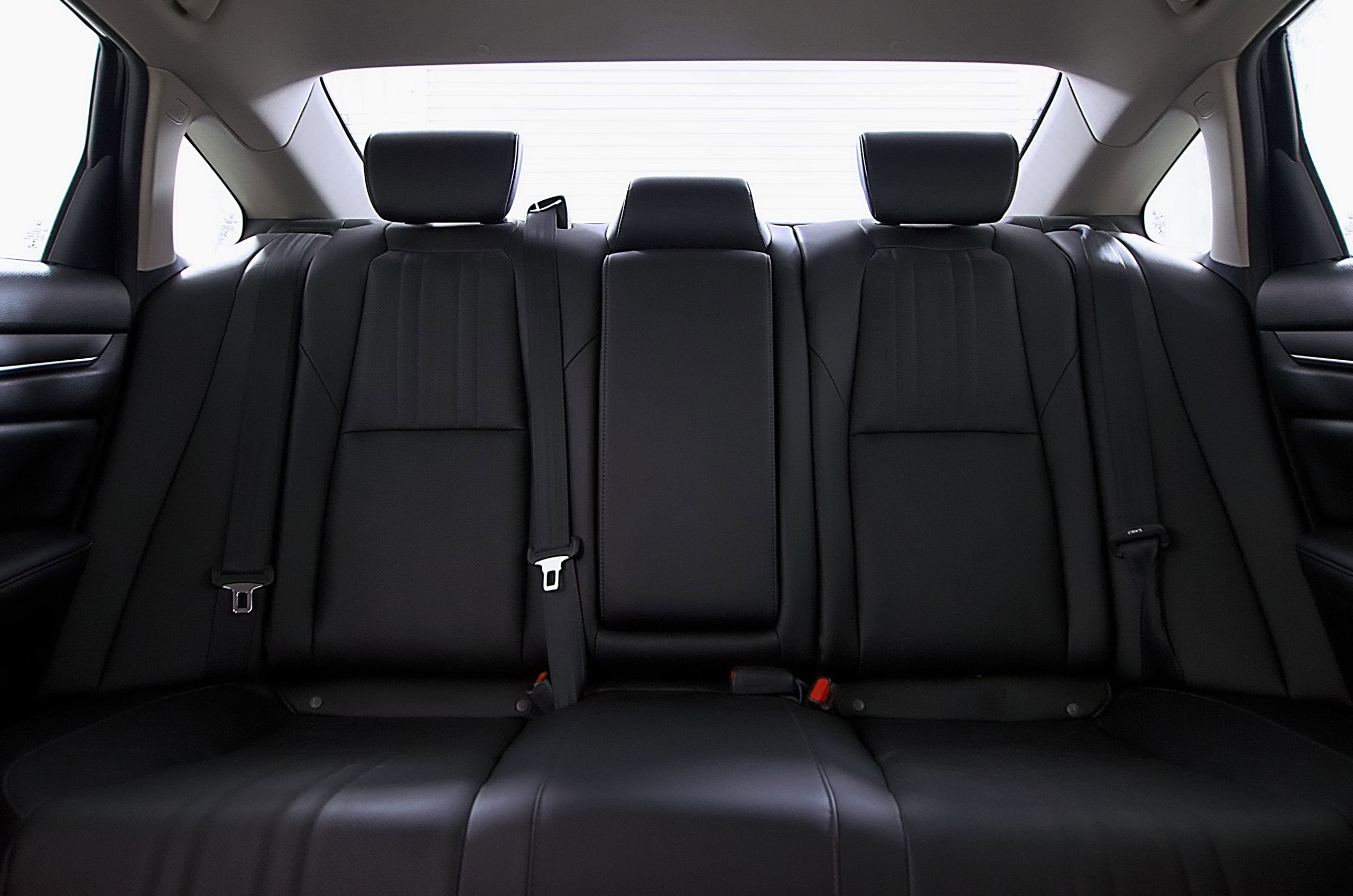 Used 2018 Honda Accord EX image 15