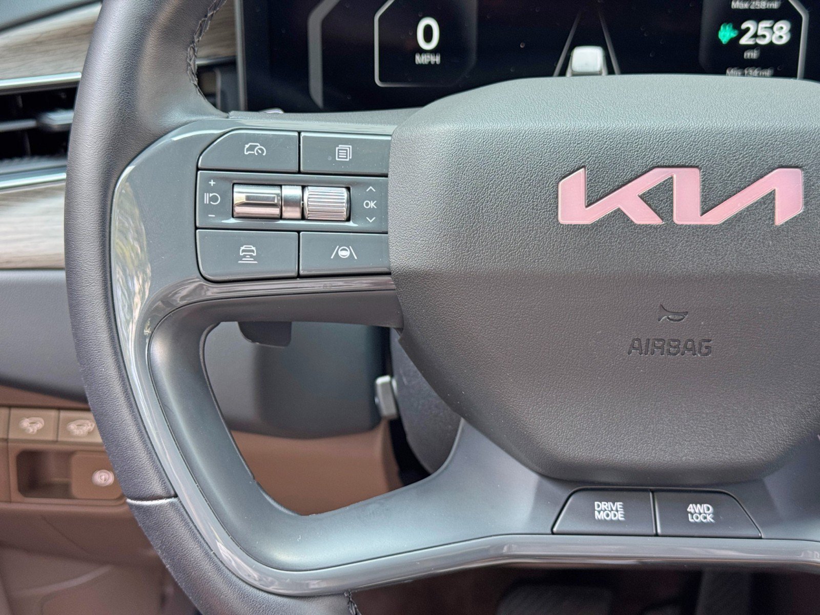 Used 2024 Kia EV9 Land AWD/4WD image 22
