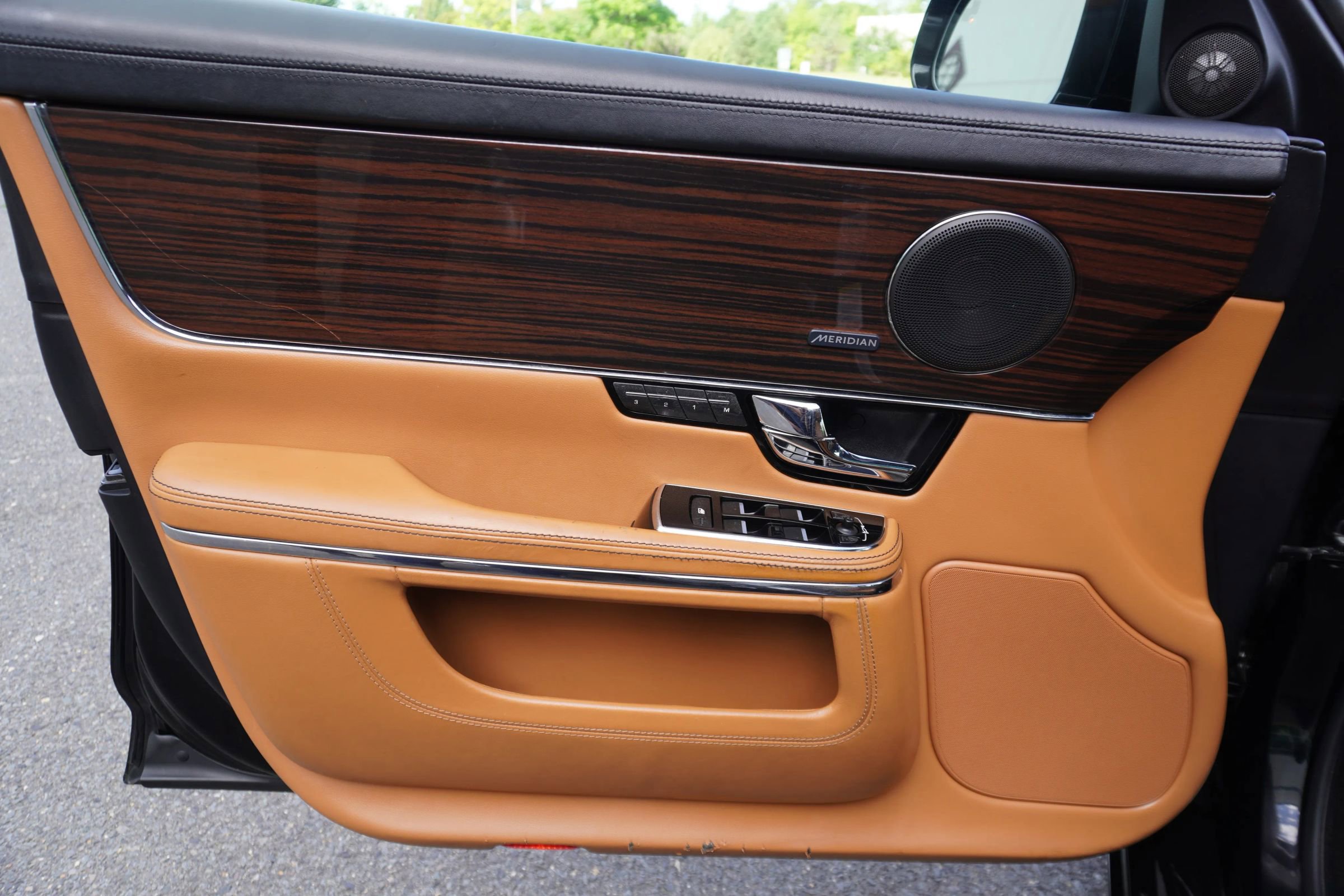 Used 2013 Jaguar XJ L Portfolio AWD/4WD image 29