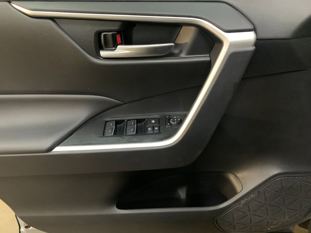 Used 2024 Toyota RAV4 XLE image 12
