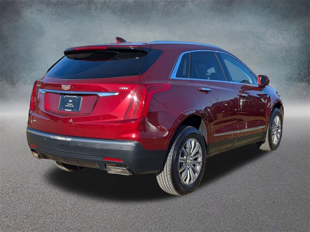 Used 2017 Cadillac XT5 Luxury w/ Driver Awareness Package image 7