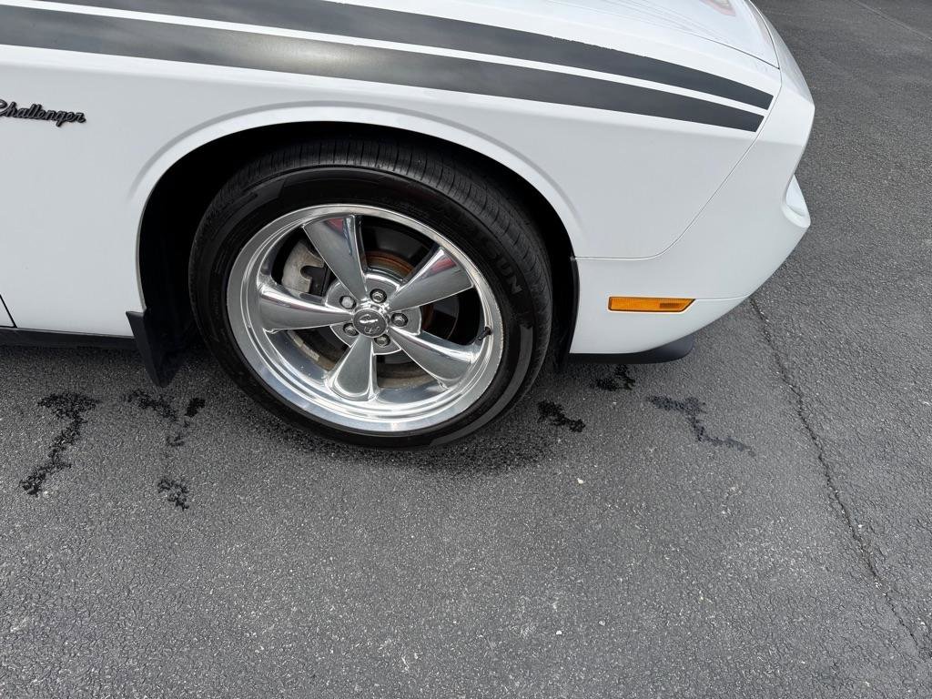 Used 2010 Dodge Challenger R/T RWD image 6