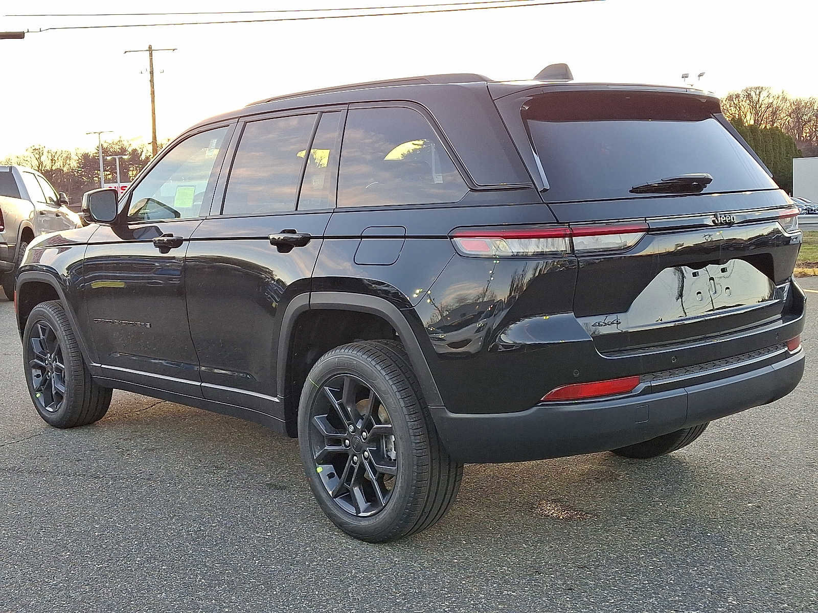 New 2025 Jeep Grand Cherokee Limited image 3