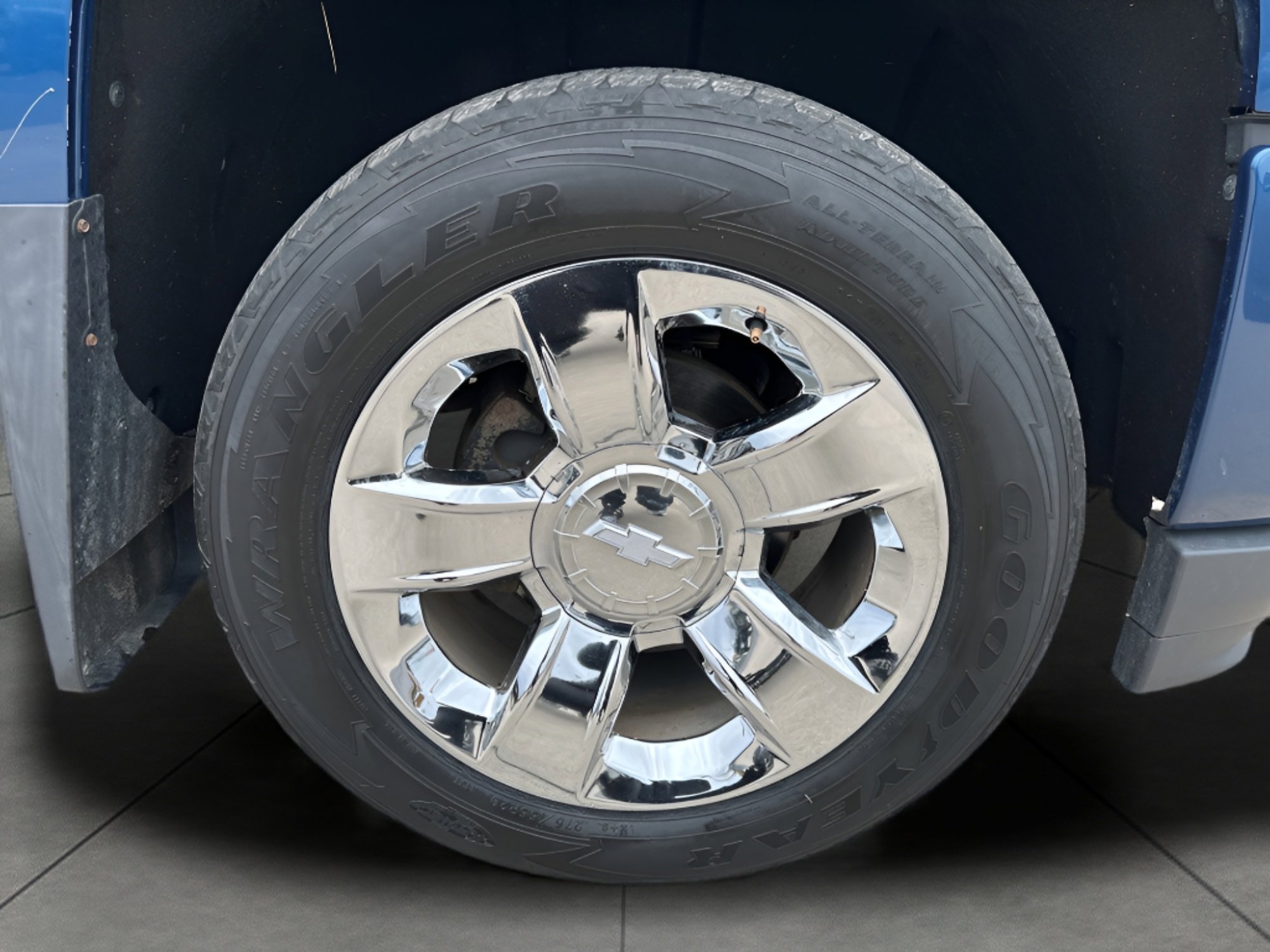 Used 2017 Chevrolet Silverado 1500 LTZ Z71 w/ LTZ Plus Package image 9