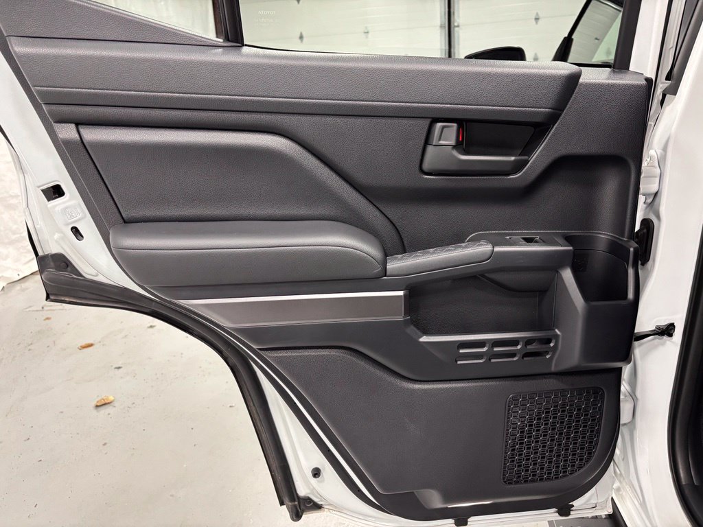 Used 2026 Toyota 4Runner SR5 AWD/4WD image 41