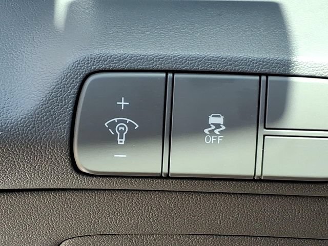 Certified 2025 Hyundai Elantra SEL FWD image 20