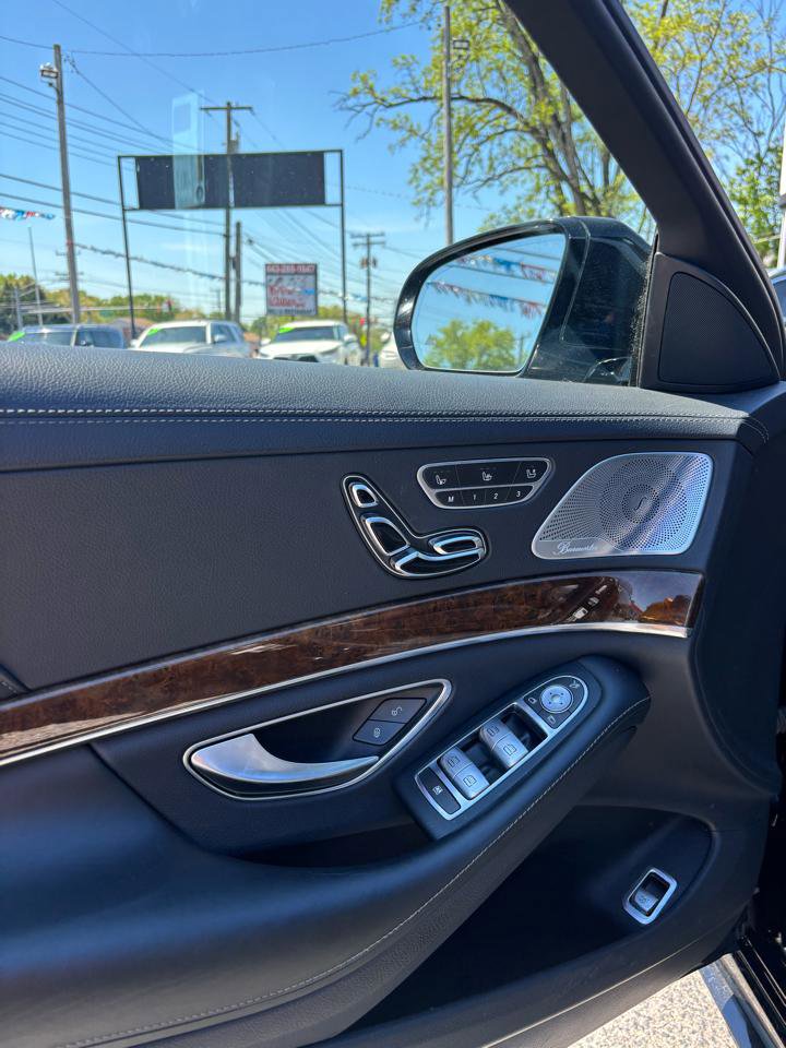 Used 2015 Mercedes-Benz S 550 4MATIC Sedan w/ Sport Package image 9