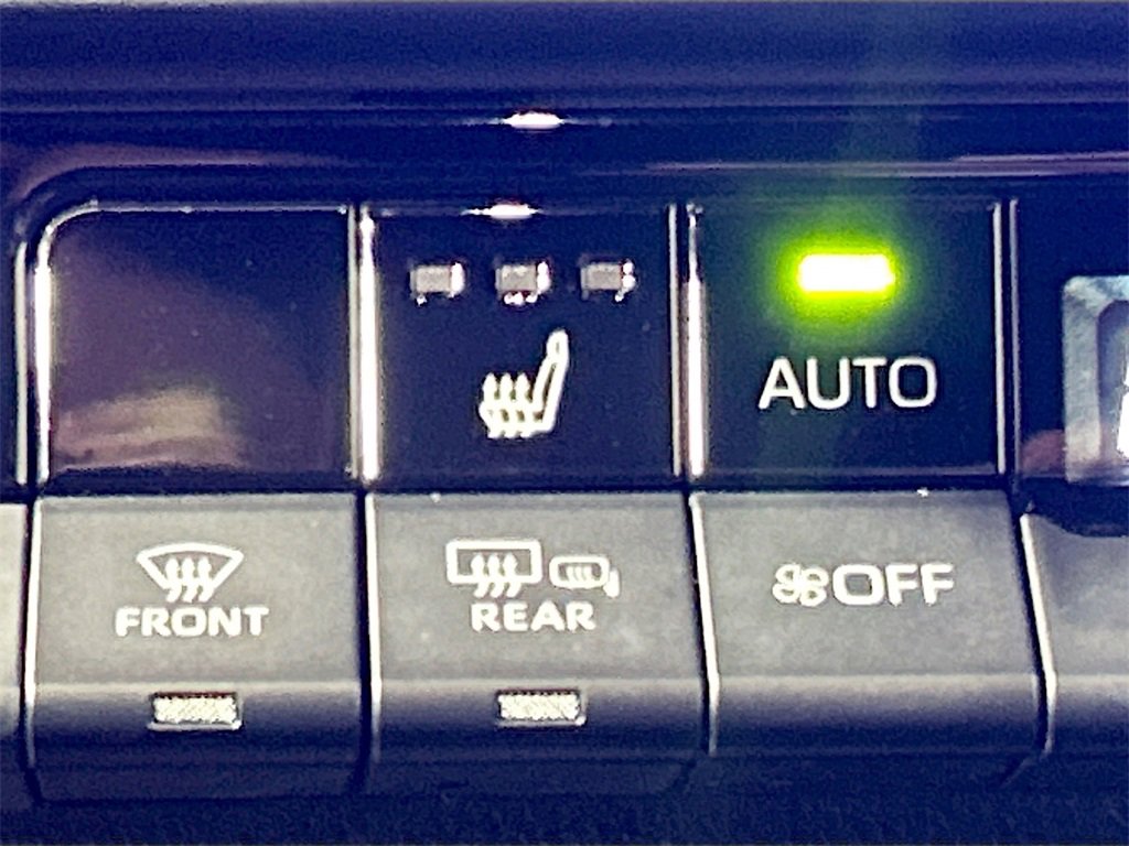 Used 2023 Toyota Crown XLE image 17