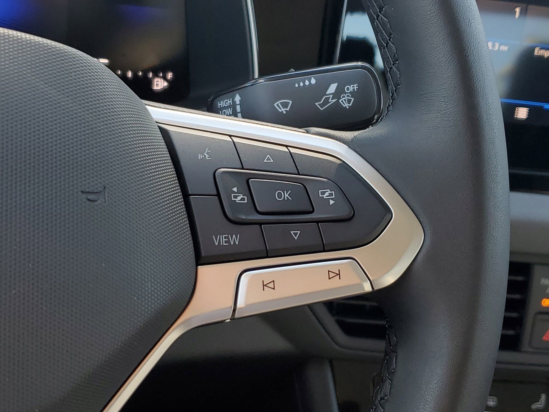 Used 2025 Volkswagen Jetta SE image 21