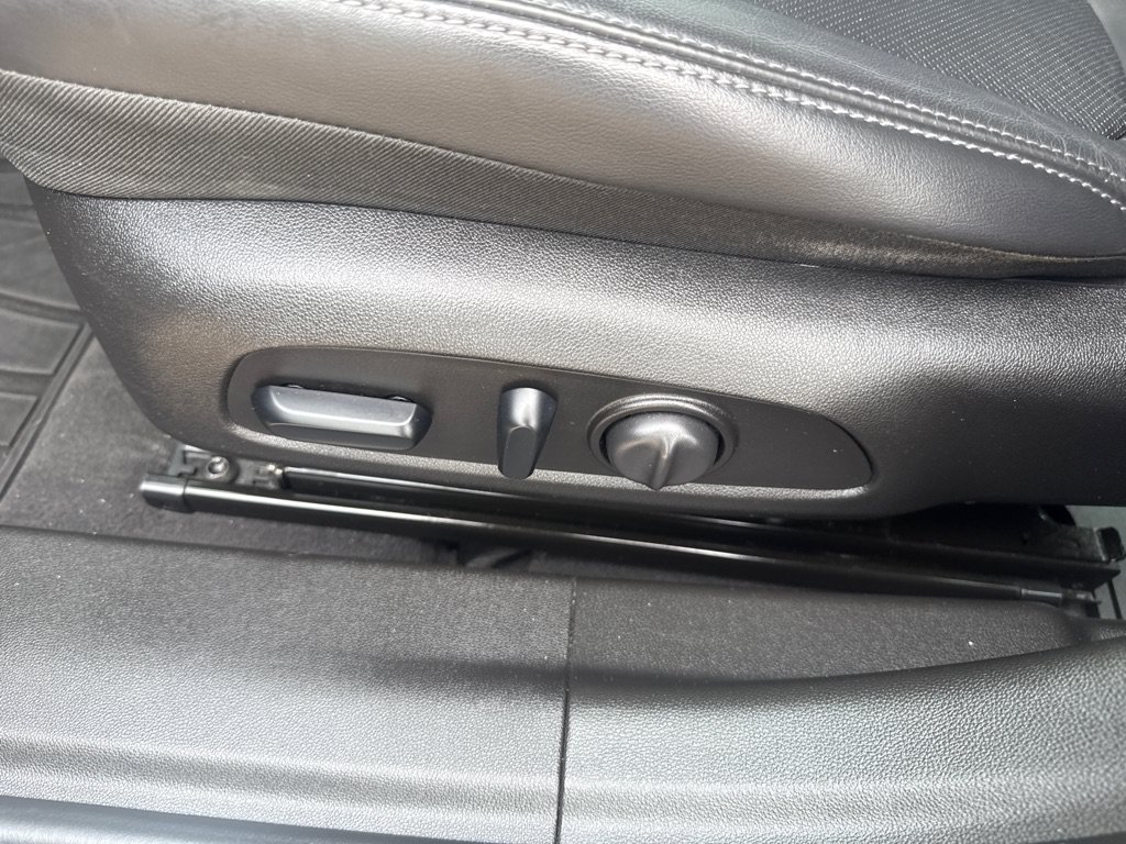 Used 2019 Buick LaCrosse Essence w/ Sun and Shade Package AWD/4WD image 18