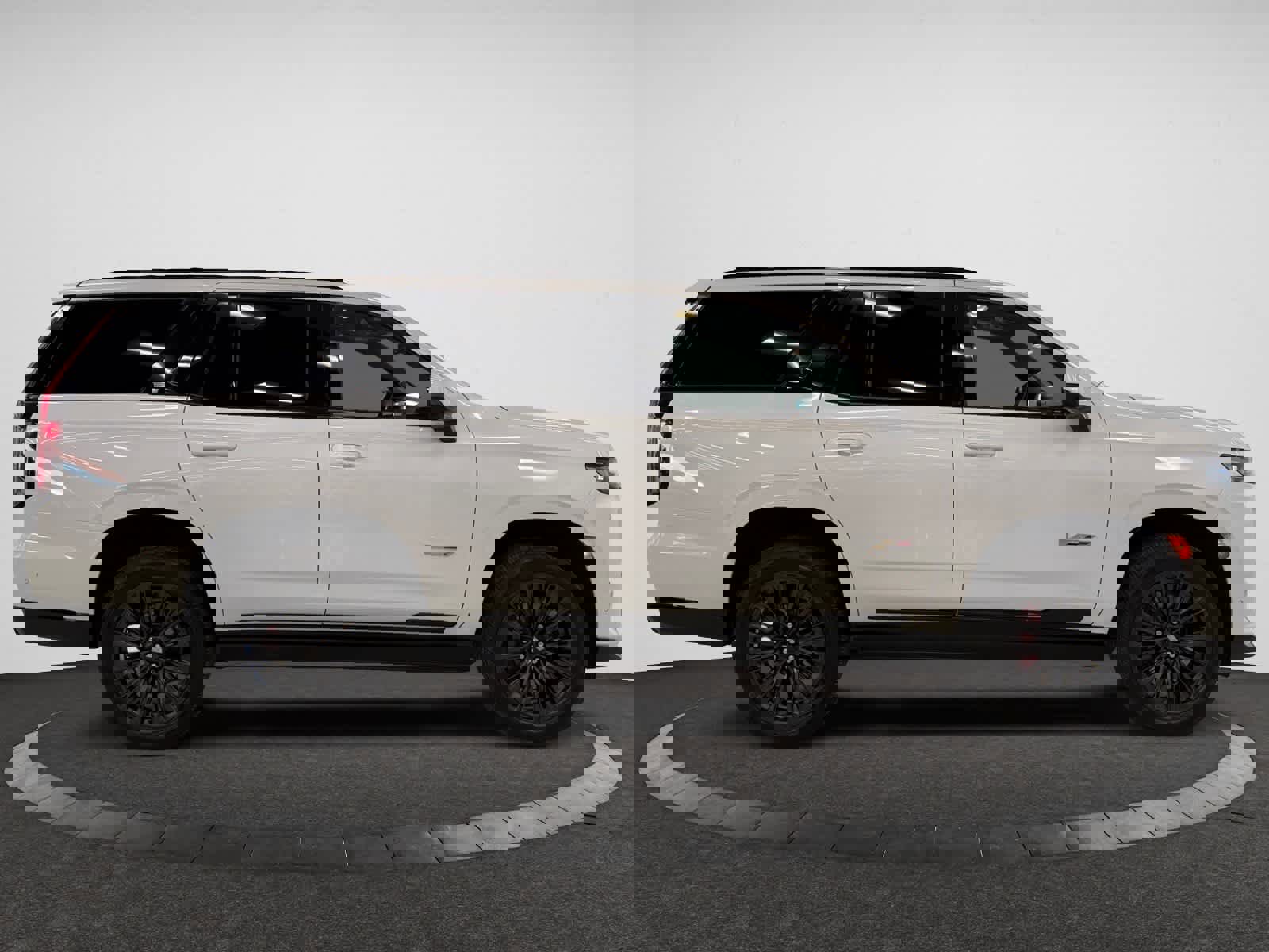 Used 2023 Cadillac Escalade V w/ LPO, ONYX Package image 2