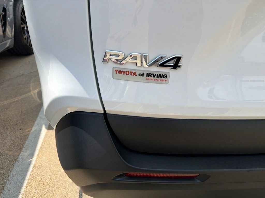 Certified 2022 Toyota RAV4 XLE FWD image 15