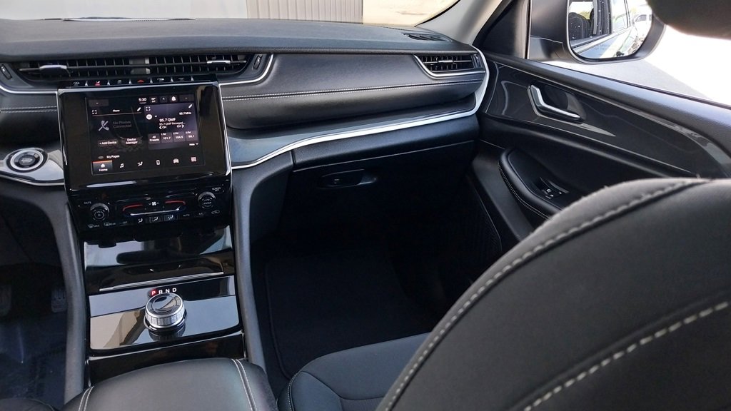 Certified 2023 Jeep Grand Cherokee Laredo image 14