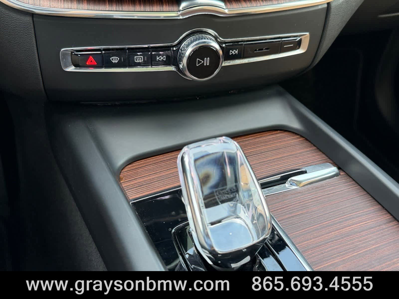 Used 2023 Volvo XC60 B5 Ultimate w/ Protection Package Premier FWD image 26