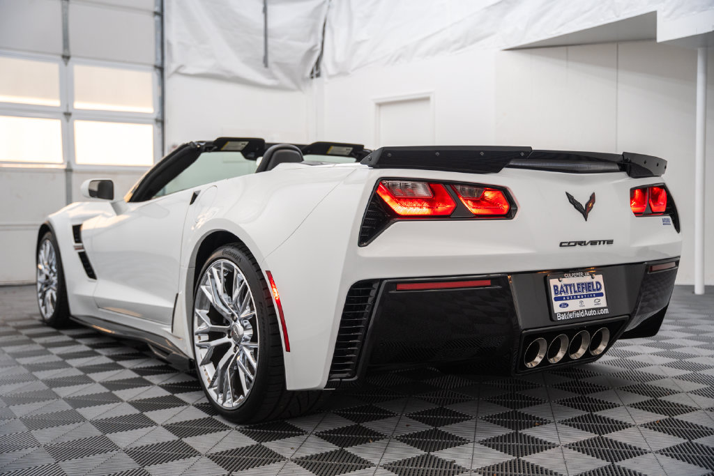 Used 2017 Chevrolet Corvette Grand Sport w/ Carbon Flash Badge Package RWD image 8