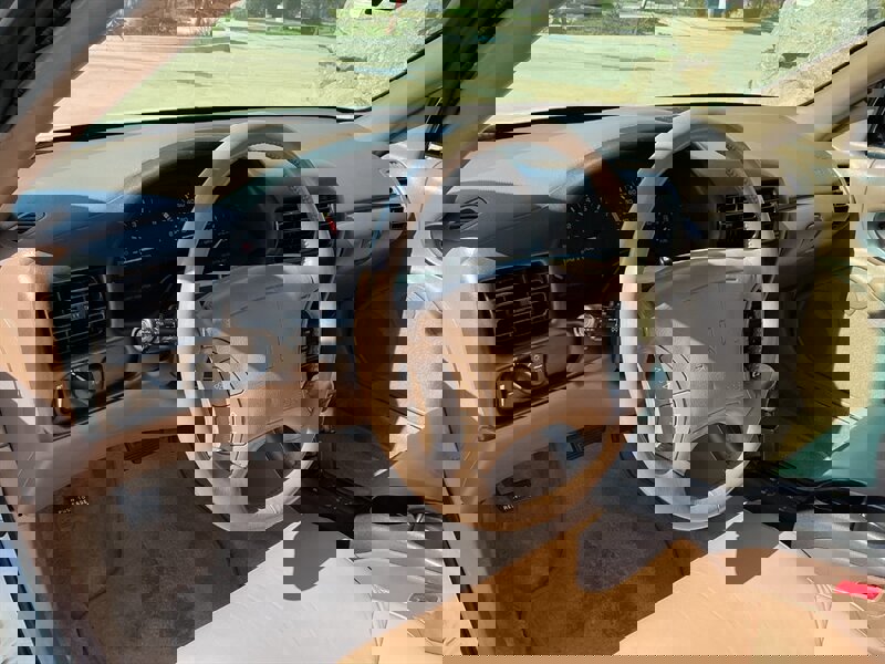 Used 1995 Oldsmobile Cutlass Supreme Convertible image 23