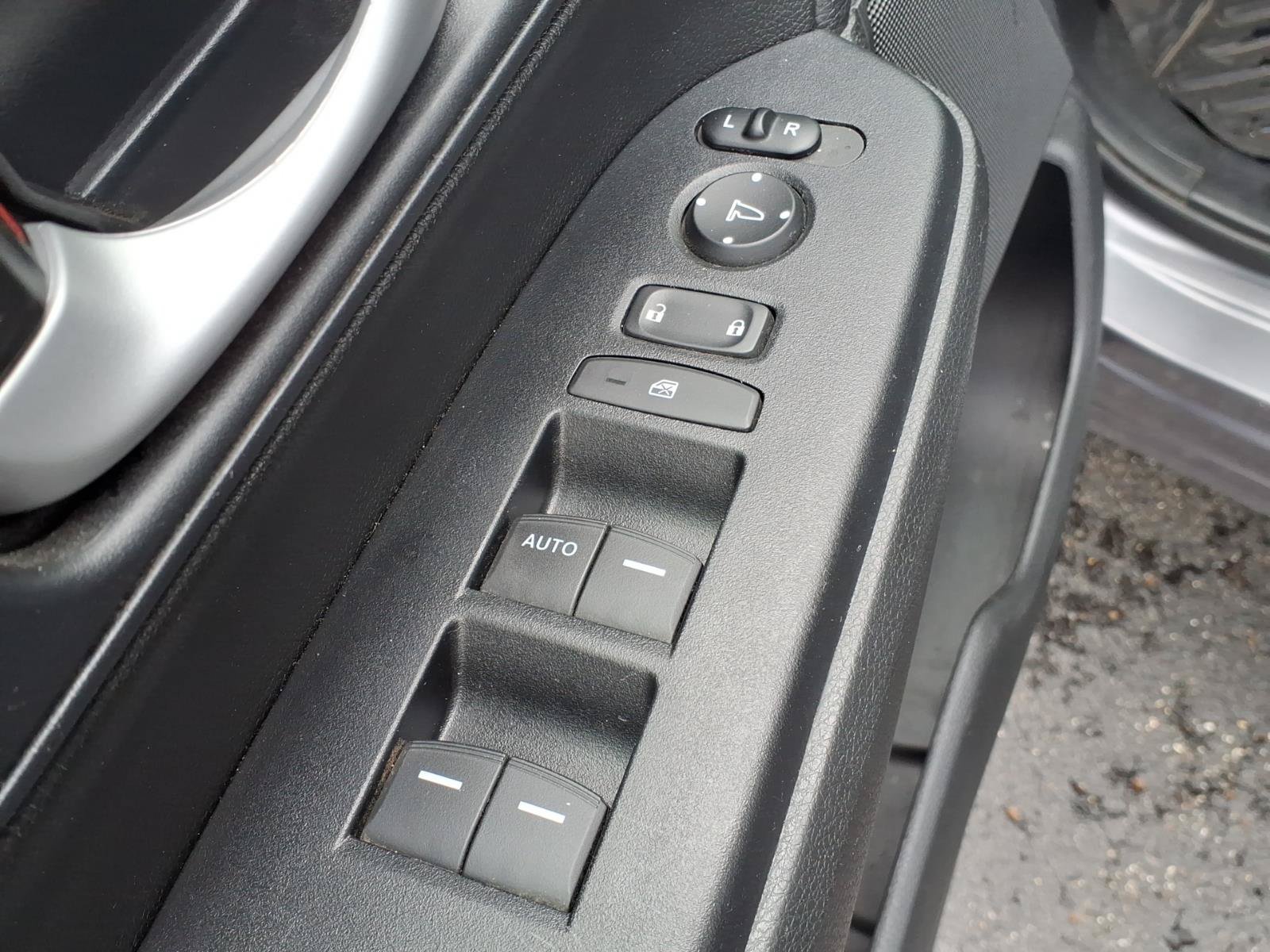 Used 2021 Honda CR-V LX image 9