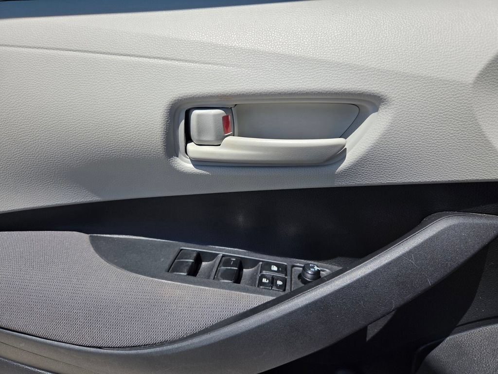Used 2023 Toyota Corolla LE FWD image 21
