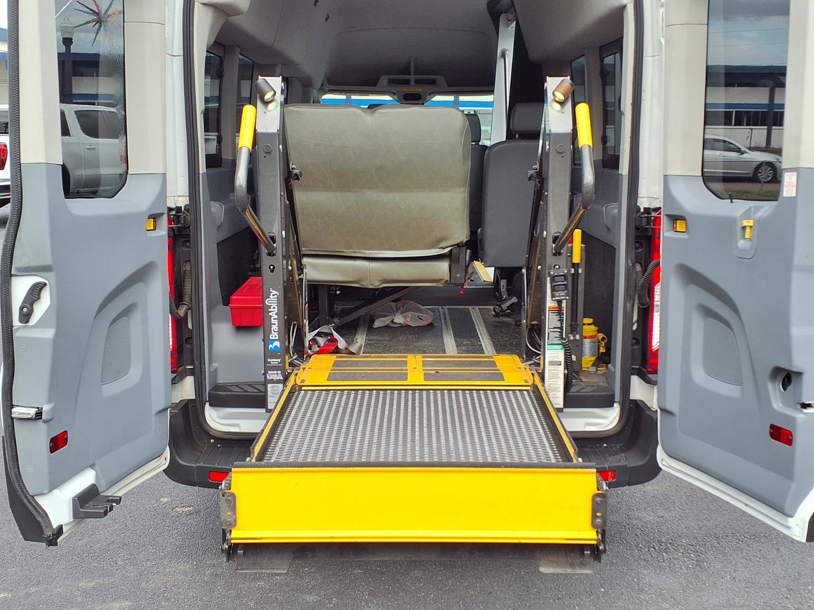 Used 2016 Ford Transit 350 XL image 8